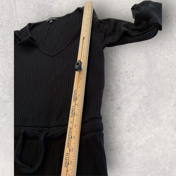 Beyond Yoga Ribbed Jumpsuit Black V-Neck Lounge Athleisure Minimalist Size M - Picture 10 of 11